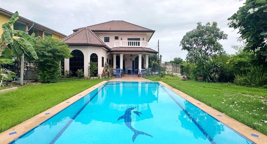 For sale 4 bedrooms house in East Pattaya, Pattaya