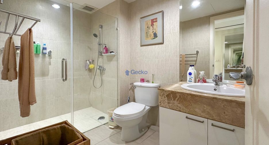 For sale 3 ベッドルーム condo in Pratumnak, Pattaya