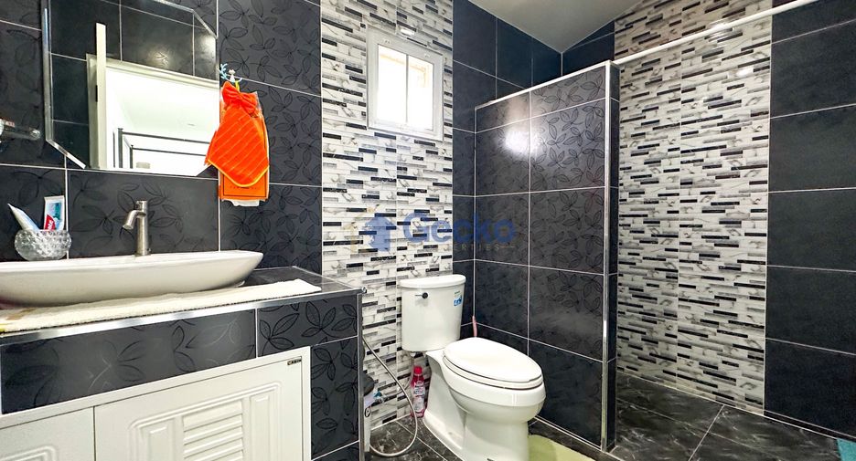 Haus zum Kauf mit 5 Zimmer in Sattahip, Chonburi