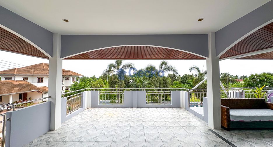 Haus zum Kauf mit 5 Zimmer in Sattahip, Chonburi