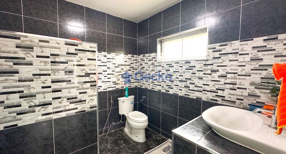 Haus zum Kauf mit 5 Zimmer in Sattahip, Chonburi