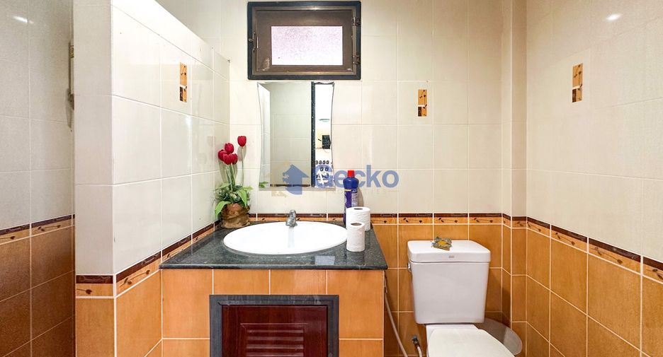 Haus zum Kauf mit 5 Zimmer in Sattahip, Chonburi