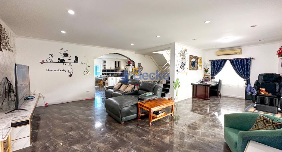 Haus zum Kauf mit 5 Zimmer in Sattahip, Chonburi