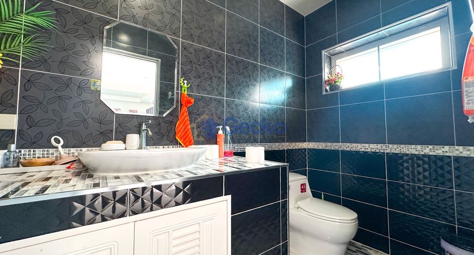 Haus zum Kauf mit 5 Zimmer in Sattahip, Chonburi