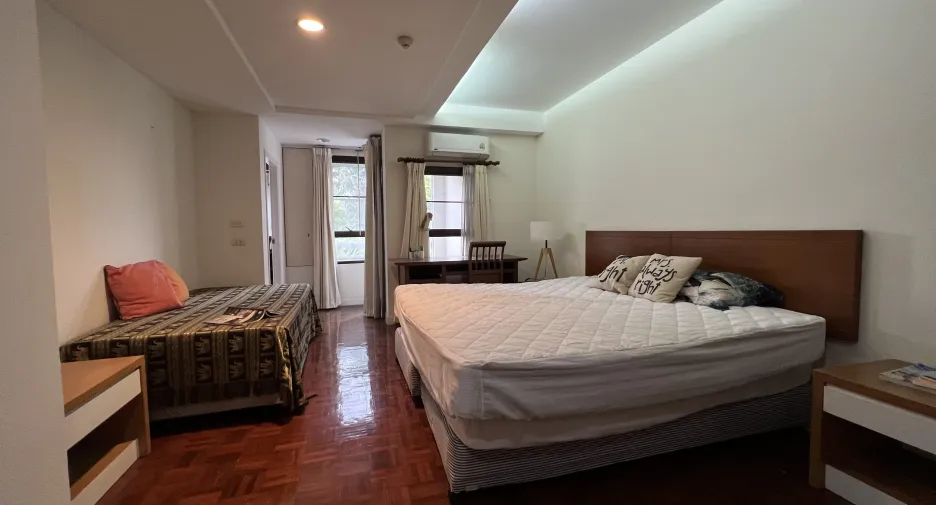 For rent 3 bedrooms condo in Khlong Toei, Bangkok