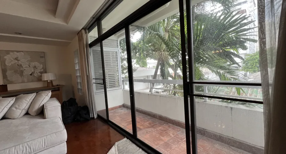 For rent 3 bedrooms condo in Khlong Toei, Bangkok