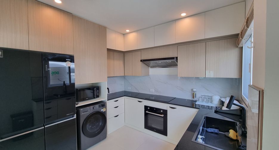 Casa adosada en venta y en alquiler de 3 habitaciones en Mueang Phuket, Phuket