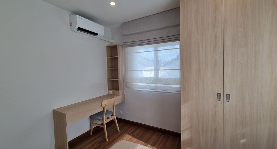 Casa adosada en venta y en alquiler de 3 habitaciones en Mueang Phuket, Phuket