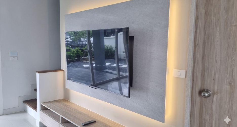 Casa adosada en venta y en alquiler de 3 habitaciones en Mueang Phuket, Phuket