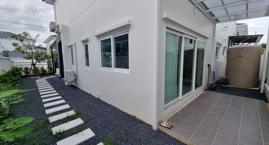 Casa adosada en venta y en alquiler de 3 habitaciones en Mueang Phuket, Phuket