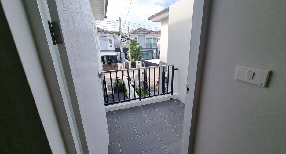 Casa adosada en venta y en alquiler de 3 habitaciones en Mueang Phuket, Phuket