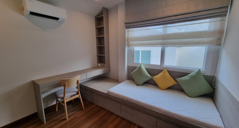 Casa adosada en venta y en alquiler de 3 habitaciones en Mueang Phuket, Phuket