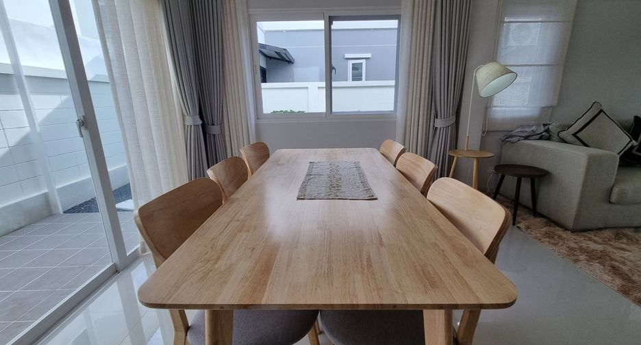 Casa adosada en venta y en alquiler de 3 habitaciones en Mueang Phuket, Phuket