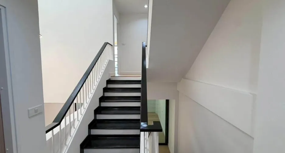 Reihenhaus zum Kauf mit 4 Zimmer in Watthana, Bangkok