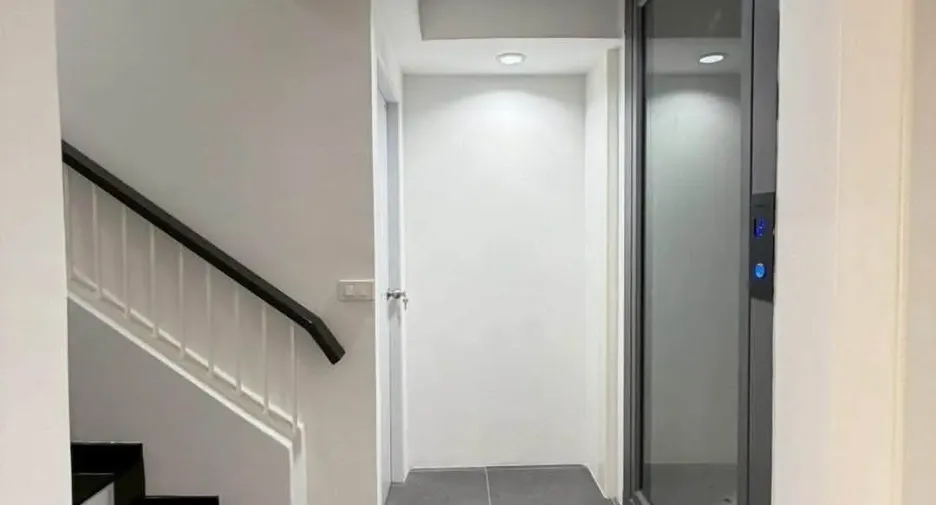 Reihenhaus zum Kauf mit 4 Zimmer in Watthana, Bangkok