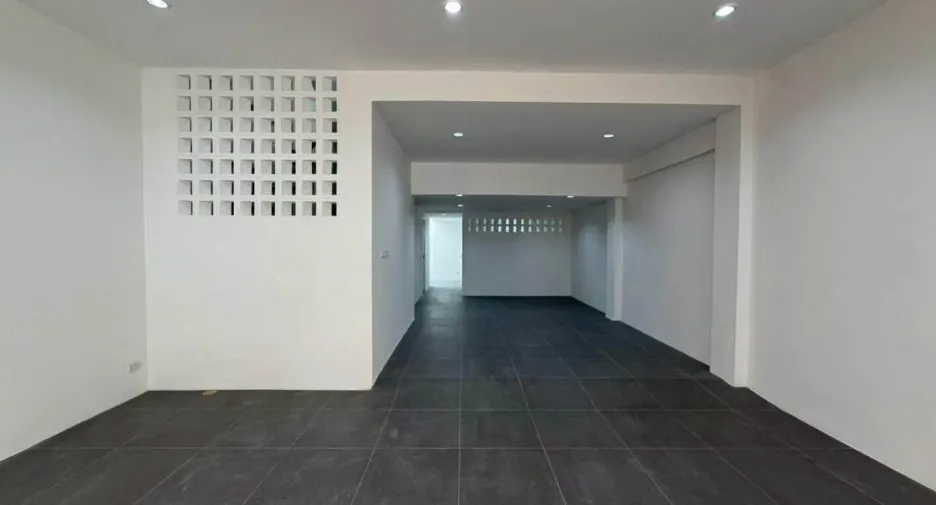 Reihenhaus zum Kauf mit 4 Zimmer in Watthana, Bangkok