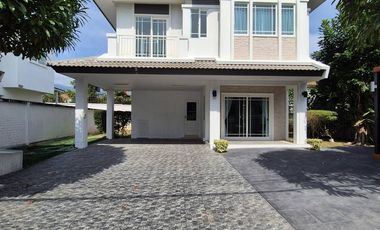 For rent 3 bedrooms house in Mueang Chiang Mai, Chiang Mai