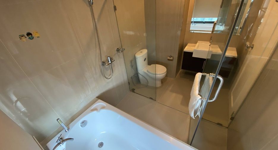 À louer 2 chambres condo à Watthana, Bangkok
