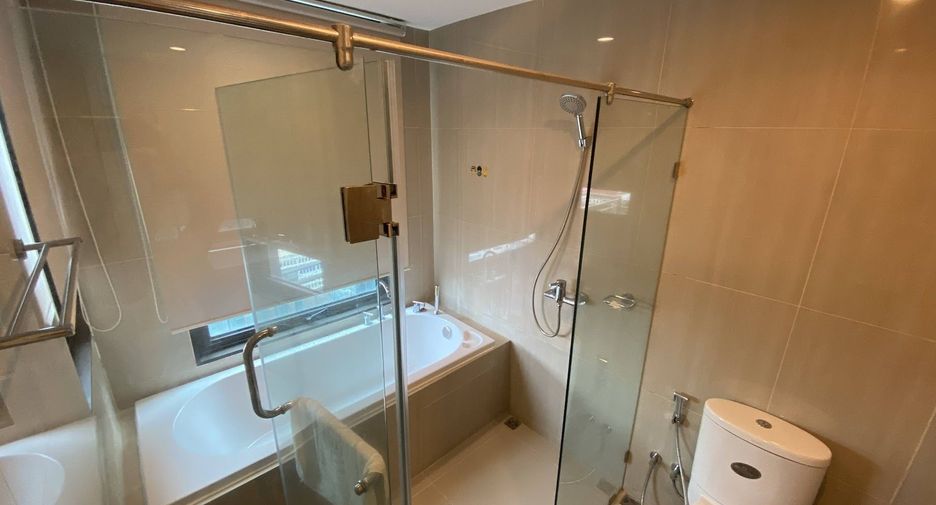 À louer 2 chambres condo à Watthana, Bangkok