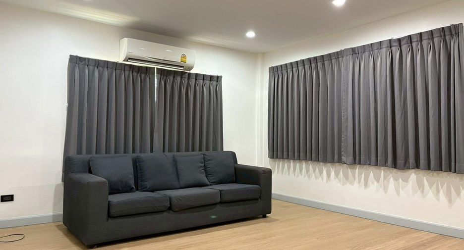 Reihenhaus zur Miete mit 2 Zimmer in Phra Khanong, Bangkok