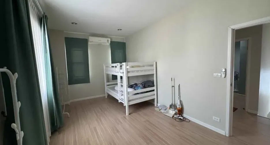 For sale and for rent 4 bedrooms house in Khlong Sam Wa, Bangkok