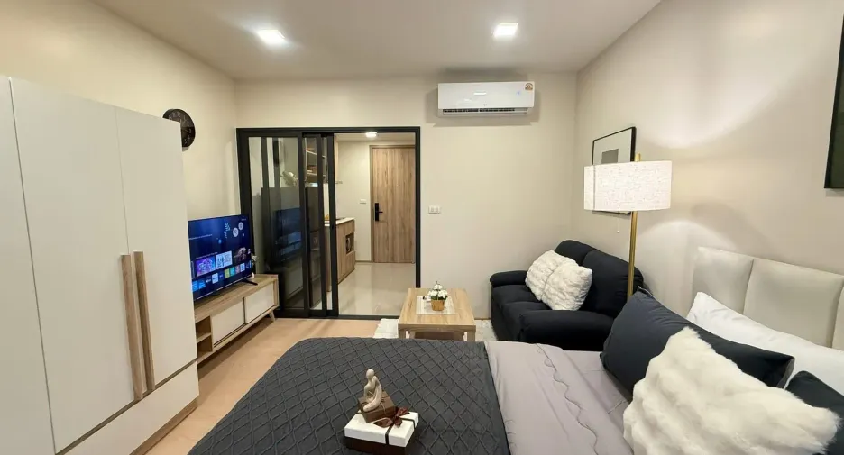 For rent studio condo in Huai Khwang, Bangkok