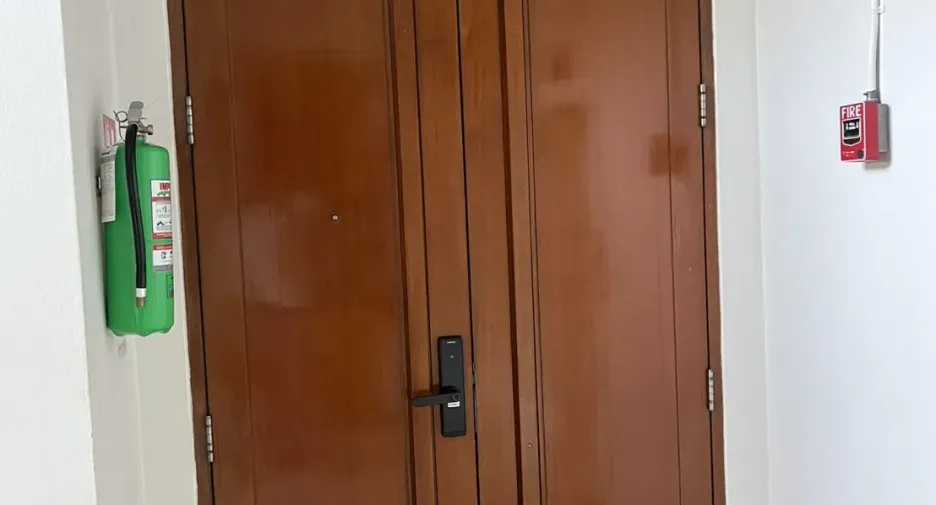 For rent 3 bedrooms apartment in Khlong Toei, Bangkok