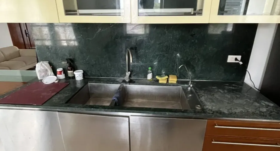 For rent 3 bedrooms apartment in Khlong Toei, Bangkok