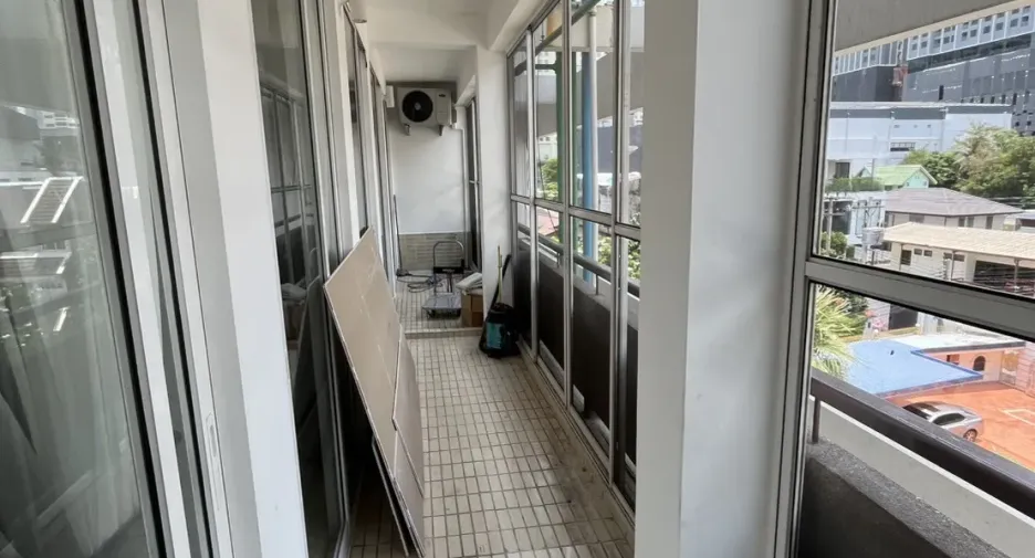 For rent 3 bedrooms apartment in Khlong Toei, Bangkok