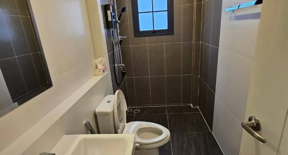 For rent 4 bedrooms house in Bang Phli, Samut Prakan
