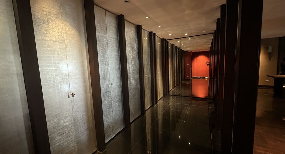 For sale 2 bedrooms condo in Watthana, Bangkok