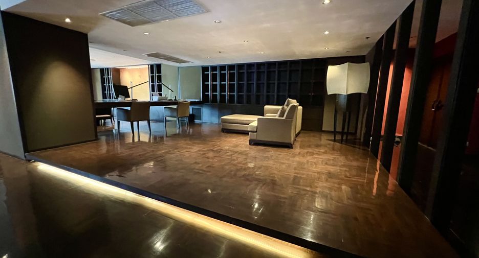 For sale 2 bedrooms condo in Watthana, Bangkok