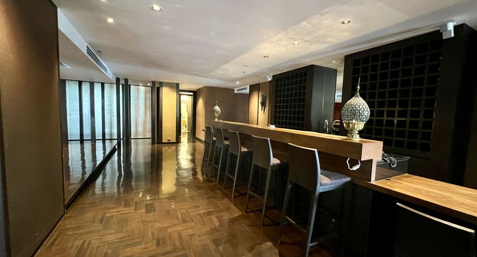 For sale 2 bedrooms condo in Watthana, Bangkok
