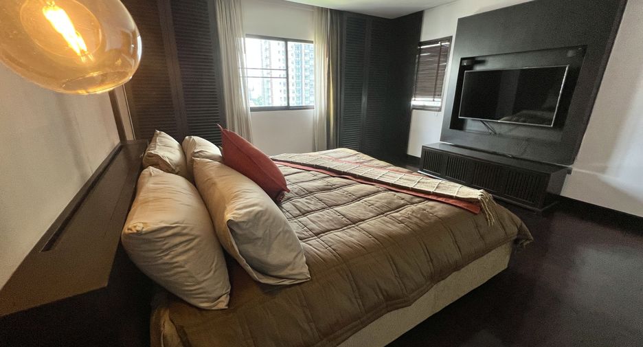 For sale 2 bedrooms condo in Watthana, Bangkok