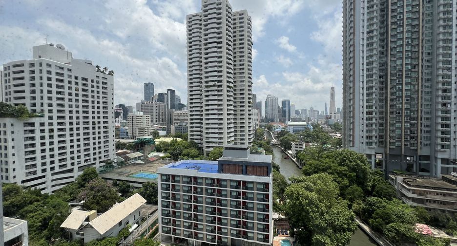For sale 2 bedrooms condo in Watthana, Bangkok