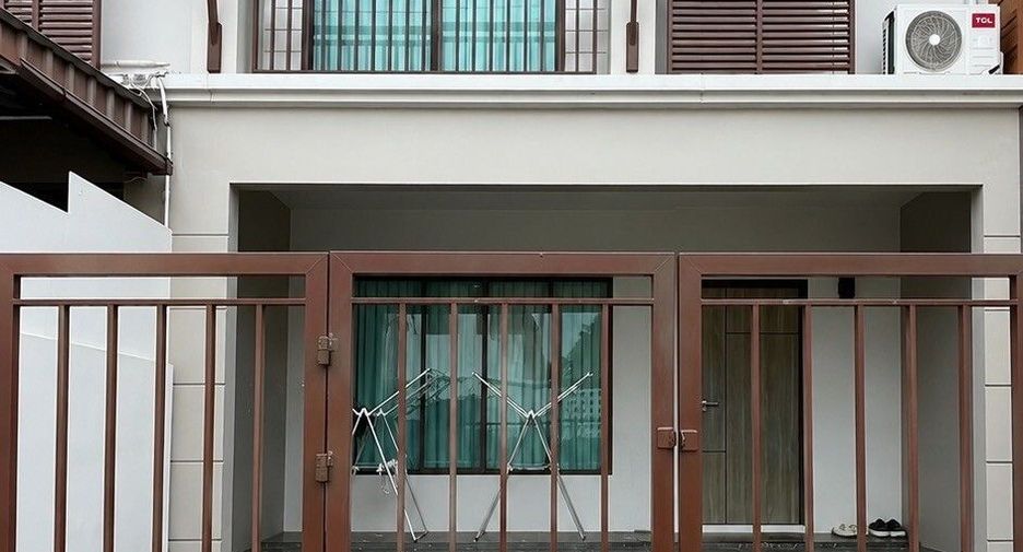 For rent 3 bedrooms townhouse in Kathu, Phuket