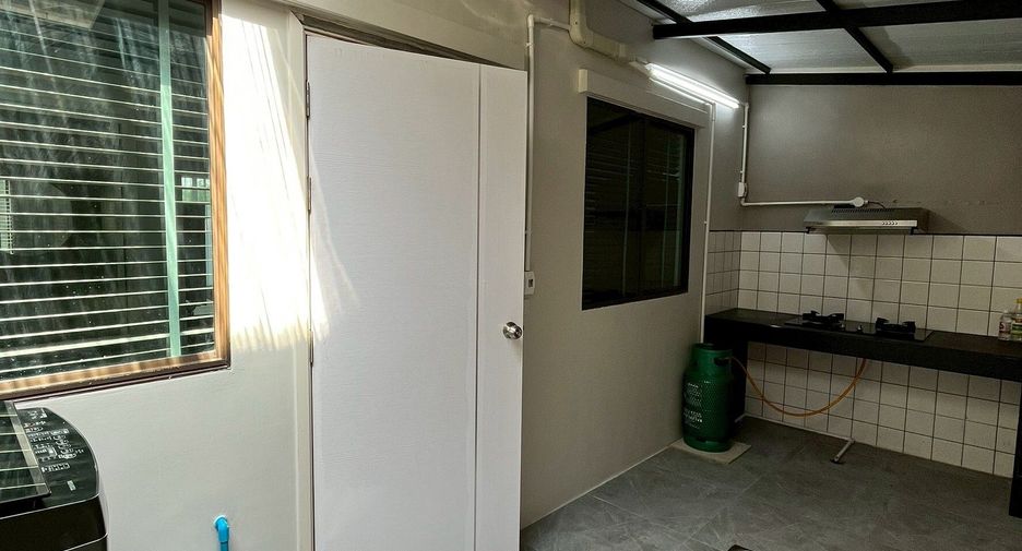 For rent 3 bedrooms townhouse in Kathu, Phuket