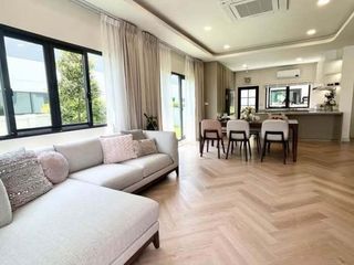 Haus zur Miete mit 4 Zimmer in Bang Phli, Samut Prakan