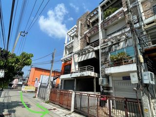 For sale 5 bedrooms house in Wang Thonglang, Bangkok
