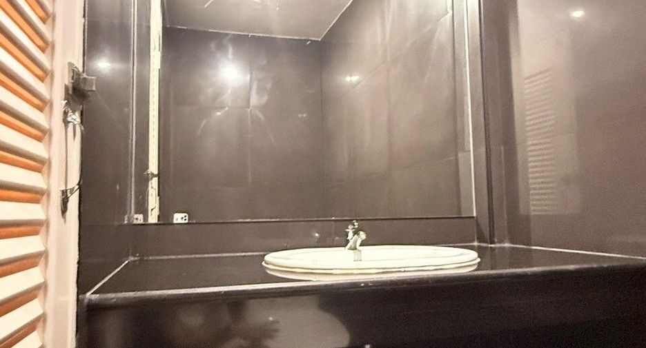 For rent 3 ベッドルーム townhouse in Wang Thonglang, Bangkok