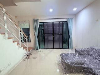 出租 3 卧室 联排别墅 在 Thung Khru, 曼谷