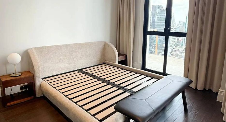 For sale 2 ベッドルーム condo in Pathum Wan, Bangkok