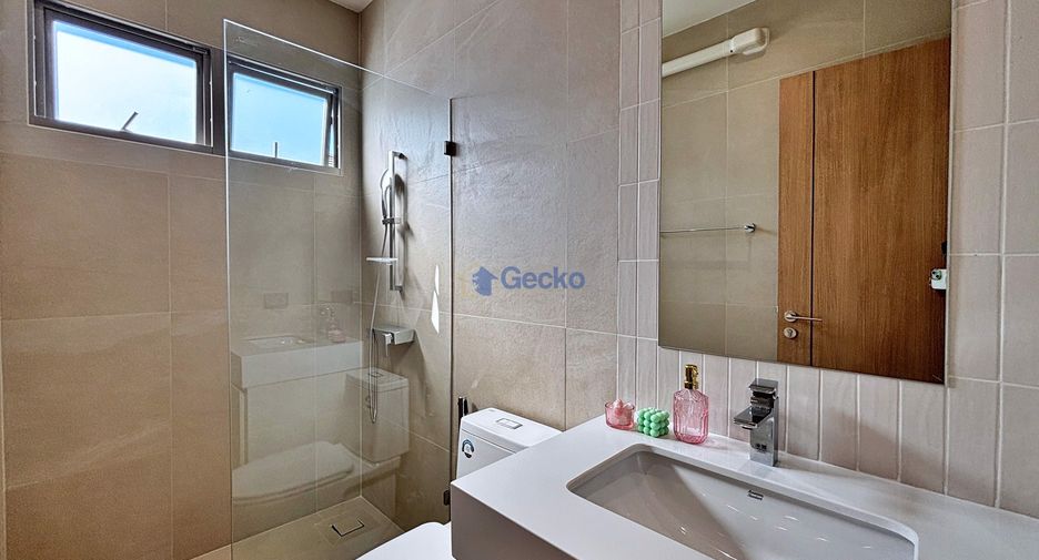 For sale 4 ベッドルーム house in Bang Lamung, Chonburi
