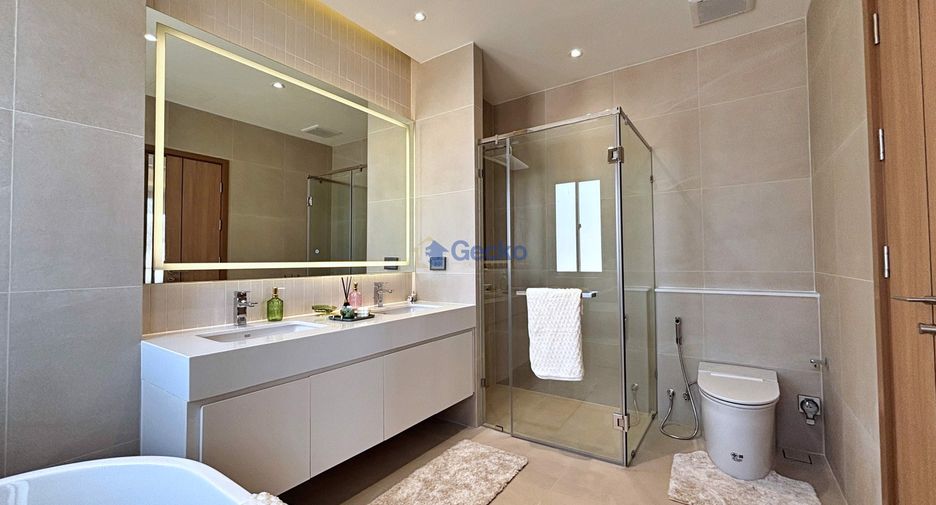 For sale 4 ベッドルーム house in Bang Lamung, Chonburi
