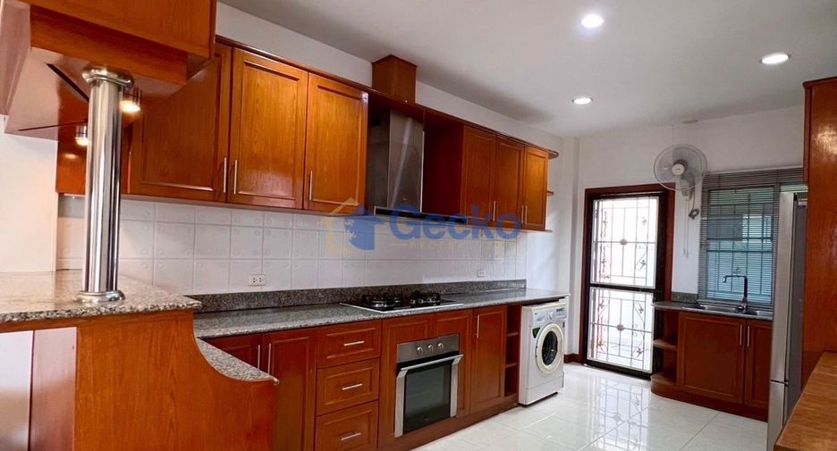 For sale 3 bedrooms house in Bang Lamung, Chonburi