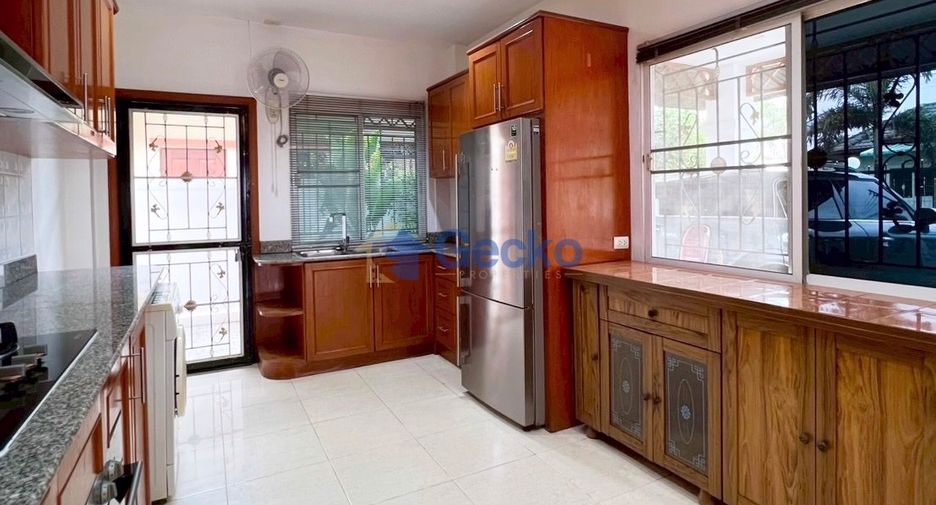 For sale 3 bedrooms house in Bang Lamung, Chonburi