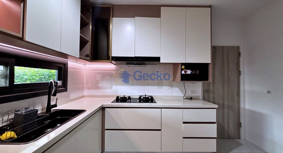 Casa en venta de 4 habitaciones en Bang Lamung, Chonburi