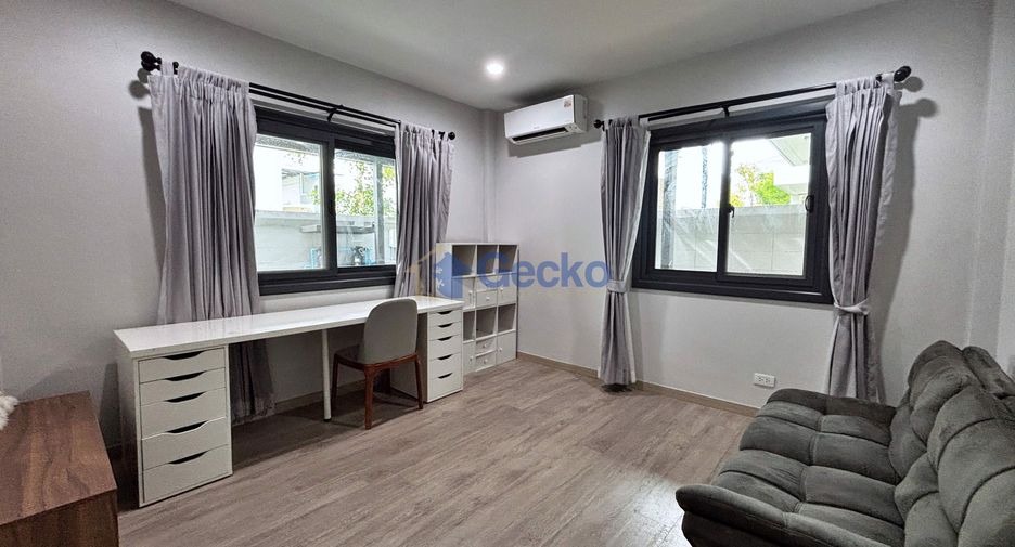 Casa en venta de 4 habitaciones en Bang Lamung, Chonburi