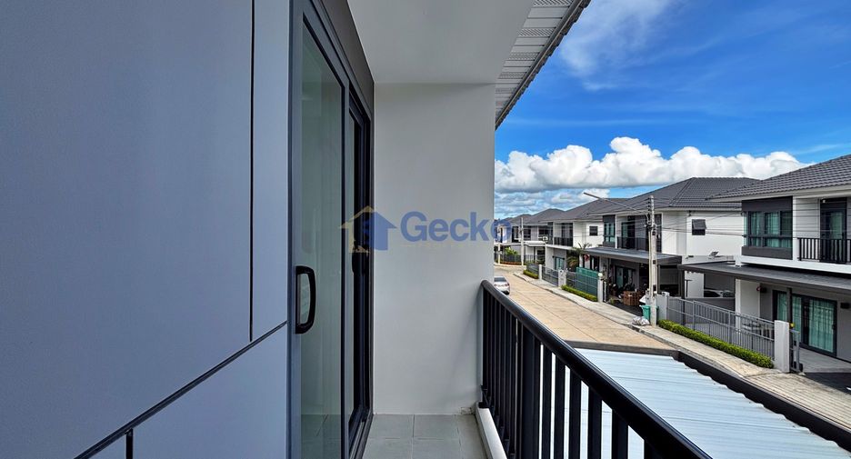 Casa en venta de 4 habitaciones en Bang Lamung, Chonburi