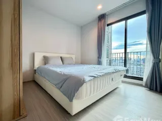 Condo en alquiler de 2 habitaciones en Huai Khwang, Bangkok